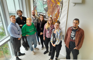 Jyväskylän yliopiston opiskelijat ryhmäkuvassa.